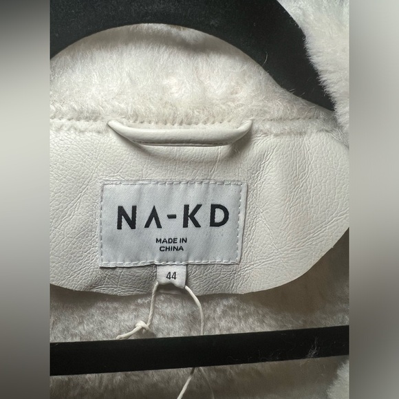 New (NWT) Frosty White Faux Leather and Shearling Jacket, size 44 (US size 14) - Picture 9 of 15